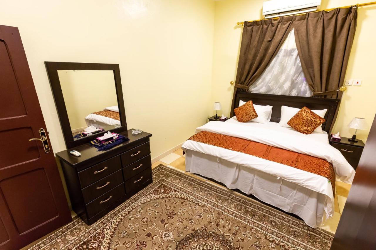 Al Eairy Furnished Apartments - Al Bahah 4 Eksteriør bilde